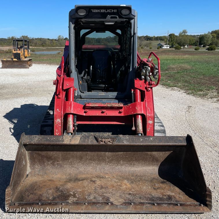 image for item II9482 2016 Takeuchi TL12V-2  tracked skid steer loader