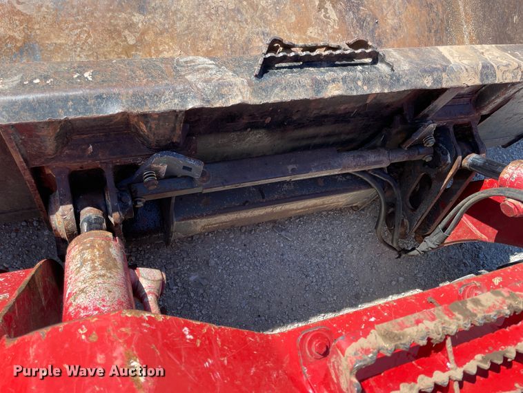 image for item II9482 2016 Takeuchi TL12V-2  tracked skid steer loader