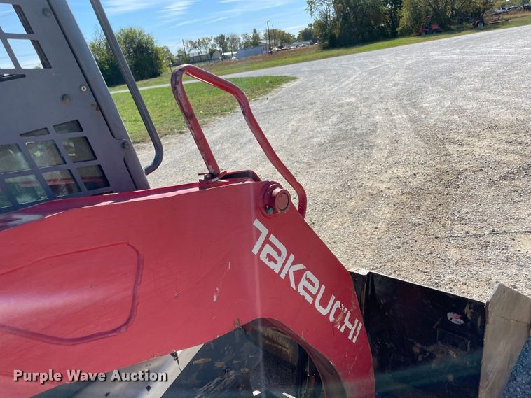 image for item II9482 2016 Takeuchi TL12V-2  tracked skid steer loader