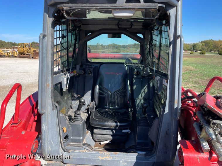 image for item II9482 2016 Takeuchi TL12V-2  tracked skid steer loader