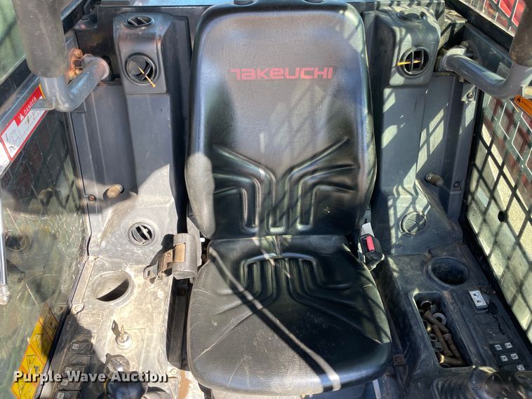 image for item II9482 2016 Takeuchi TL12V-2  tracked skid steer loader