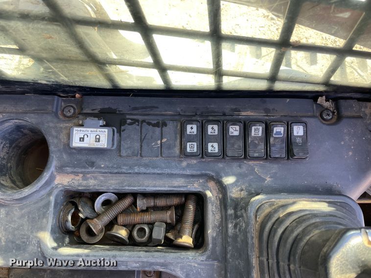 image for item II9482 2016 Takeuchi TL12V-2  tracked skid steer loader