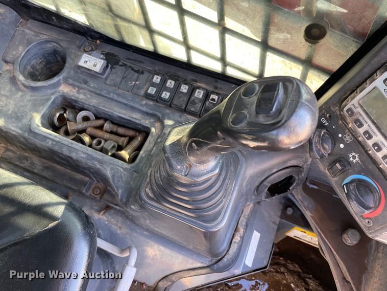 image for item II9482 2016 Takeuchi TL12V-2  tracked skid steer loader