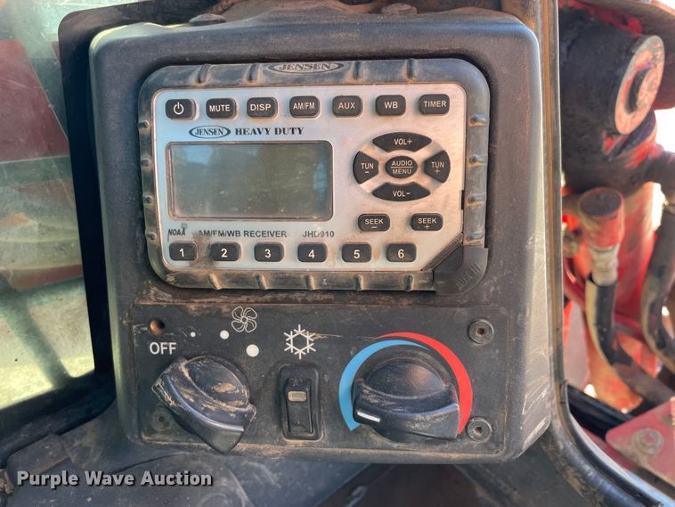 image for item II9482 2016 Takeuchi TL12V-2  tracked skid steer loader