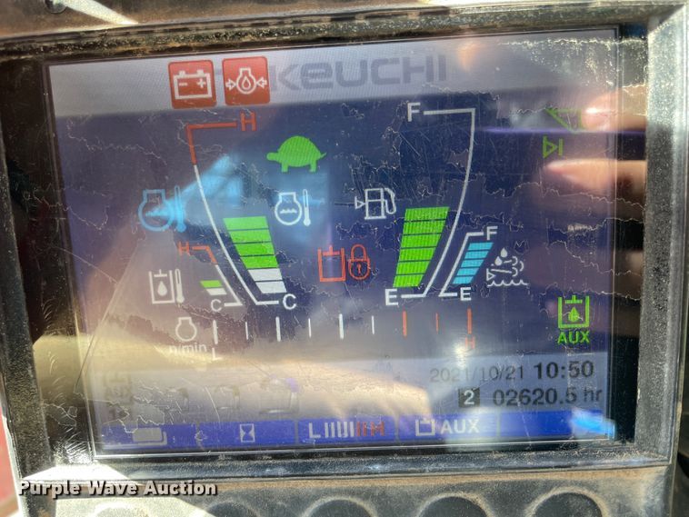 image for item II9482 2016 Takeuchi TL12V-2  tracked skid steer loader