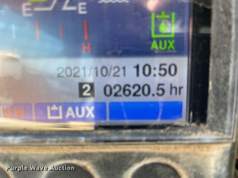 image for item II9482 2016 Takeuchi TL12V-2  tracked skid steer loader