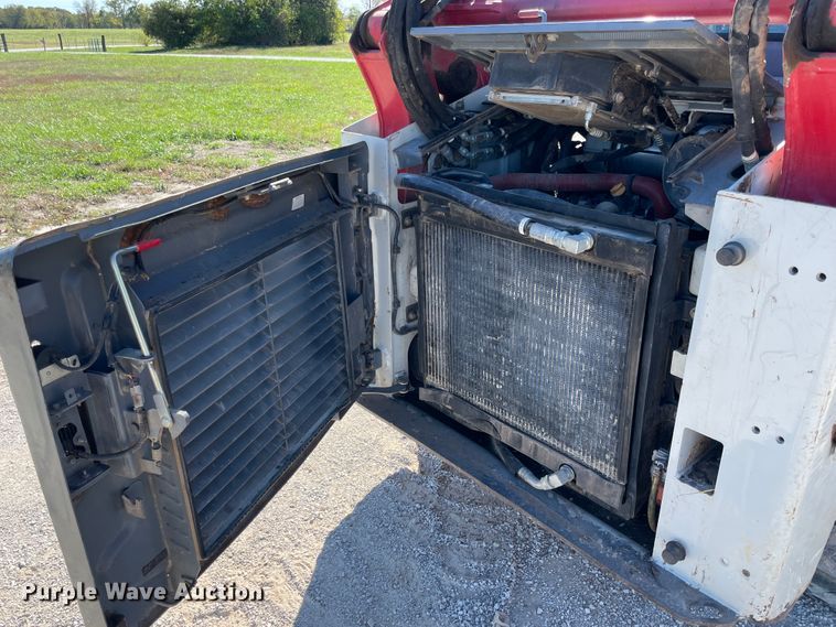 image for item II9482 2016 Takeuchi TL12V-2  tracked skid steer loader