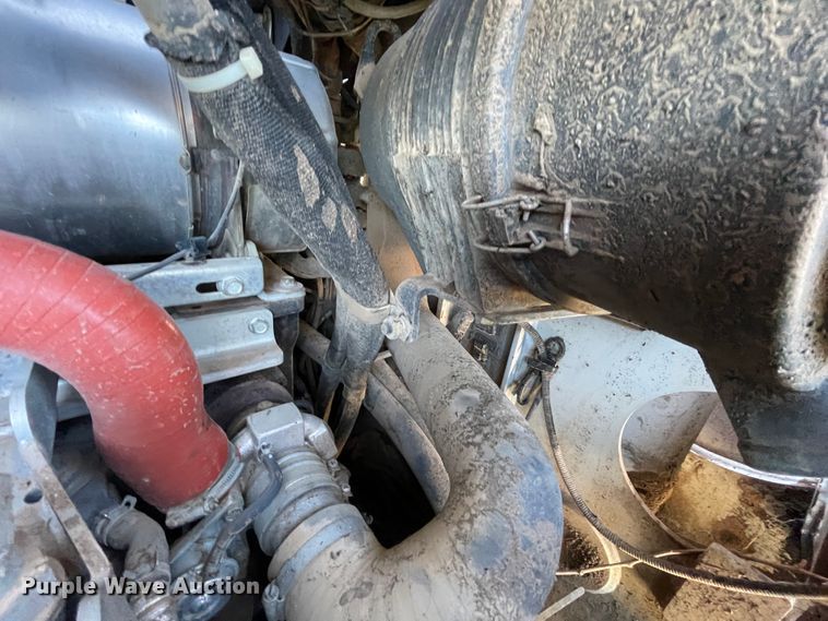 image for item II9482 2016 Takeuchi TL12V-2  tracked skid steer loader