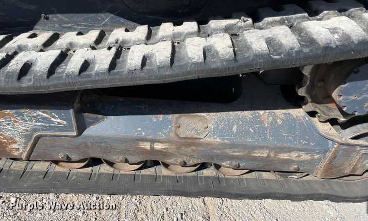 image for item II9482 2016 Takeuchi TL12V-2  tracked skid steer loader