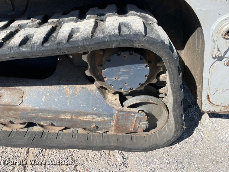 image for item II9482 2016 Takeuchi TL12V-2  tracked skid steer loader