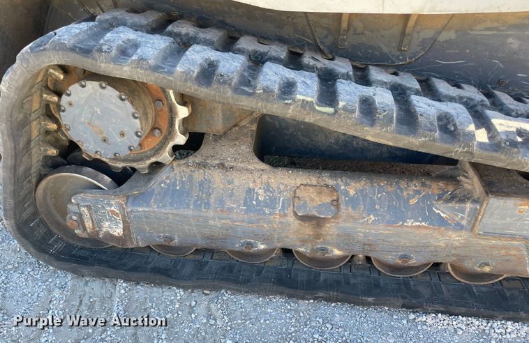 image for item II9482 2016 Takeuchi TL12V-2  tracked skid steer loader