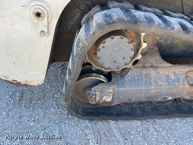 image for item II9482 2016 Takeuchi TL12V-2  tracked skid steer loader