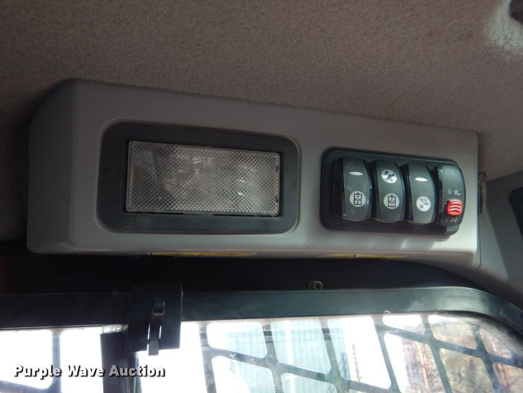 image for item IM9559 2016 Caterpillar 289D  tracked skid steer loader