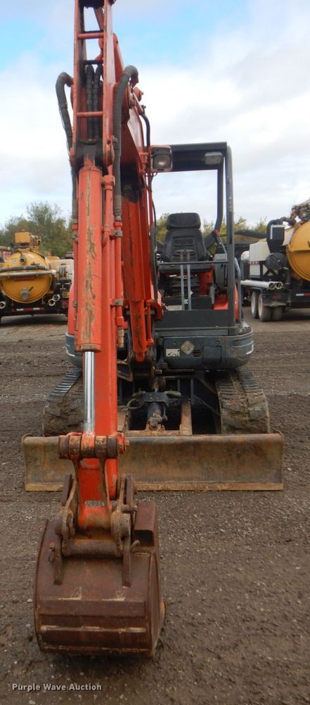 image for item IV9501 2006 Kubota KX121-3  mini excavator