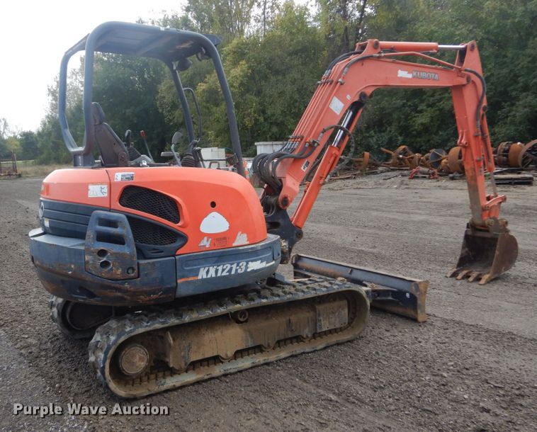 image for item IV9501 2006 Kubota KX121-3  mini excavator