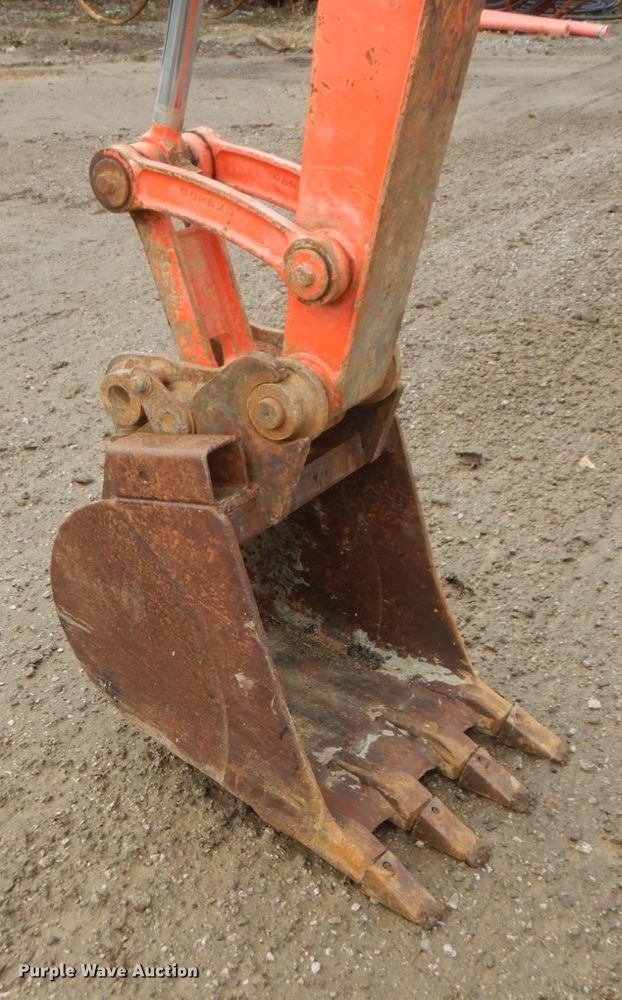 image for item IV9501 2006 Kubota KX121-3  mini excavator