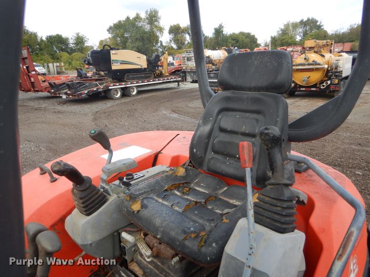 image for item IV9501 2006 Kubota KX121-3  mini excavator