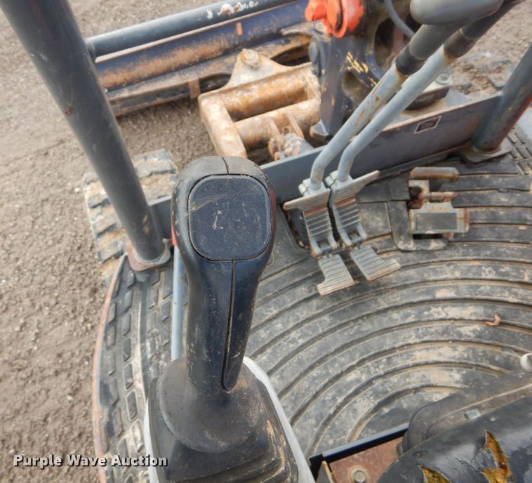 image for item IV9501 2006 Kubota KX121-3  mini excavator