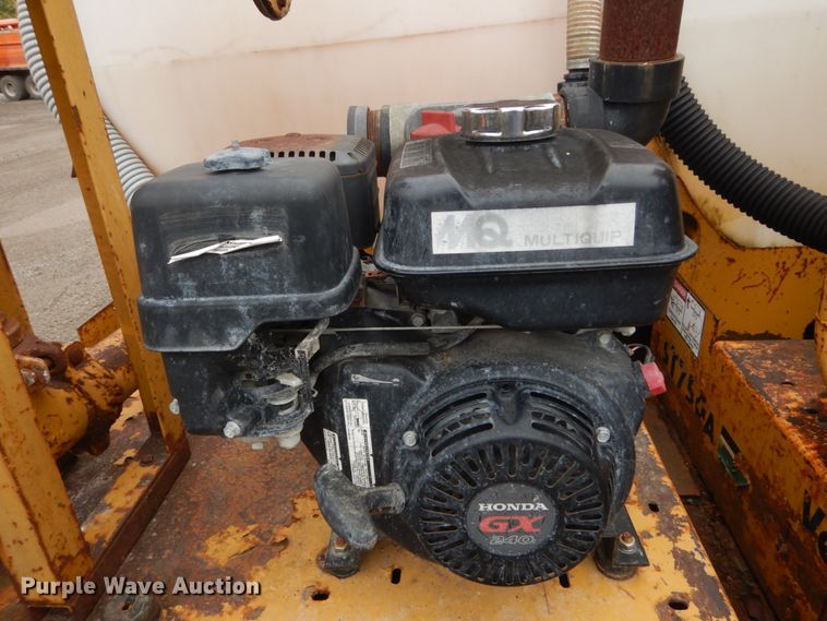 image for item IV9503 2001 International 4700  flatbed truck with mud mixer