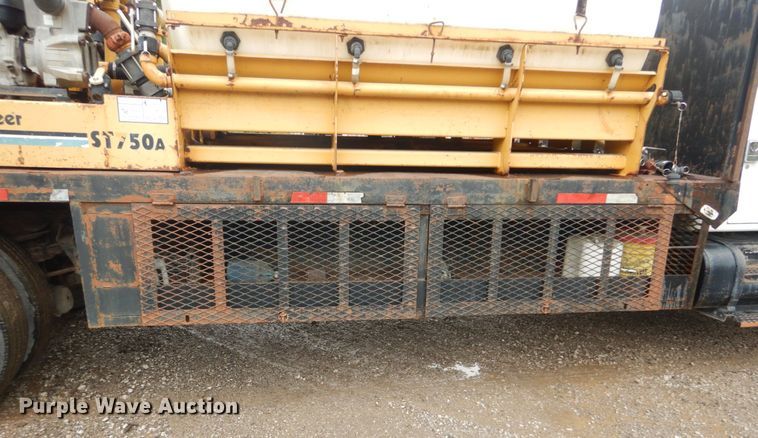 image for item IV9503 2001 International 4700  flatbed truck with mud mixer