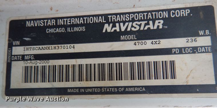 image for item IV9503 2001 International 4700  flatbed truck with mud mixer