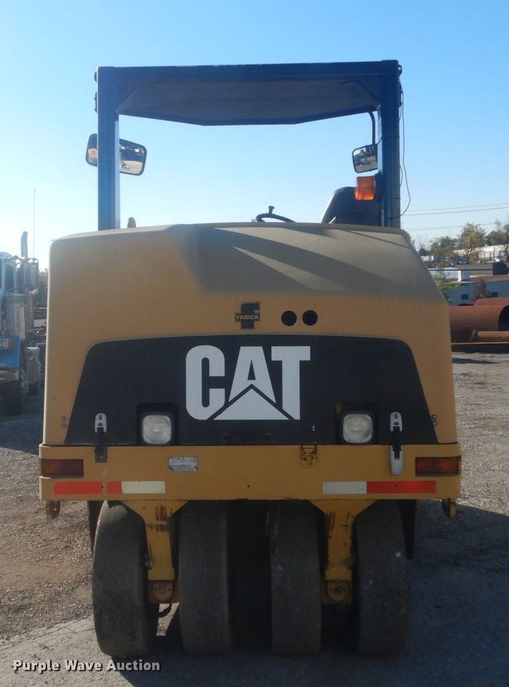 image for item IV9511 2008 Caterpillar PS150C  pneumatic roller