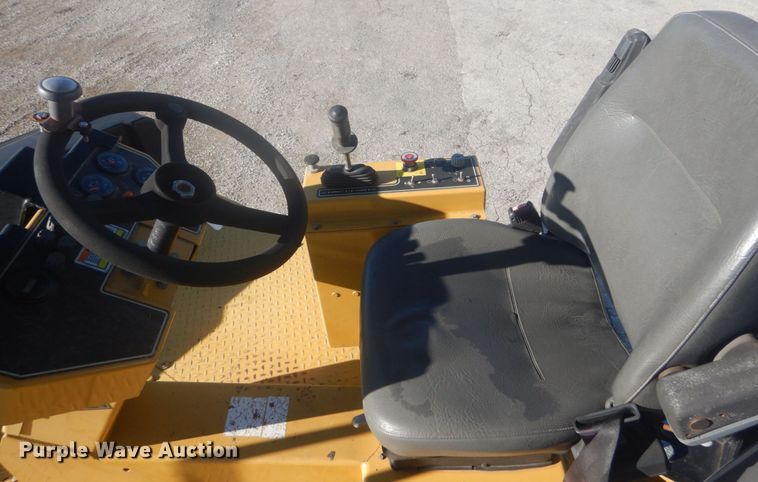 image for item IV9511 2008 Caterpillar PS150C  pneumatic roller