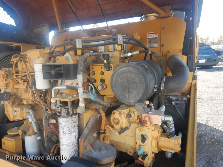 image for item IV9511 2008 Caterpillar PS150C  pneumatic roller