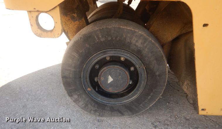 image for item IV9511 2008 Caterpillar PS150C  pneumatic roller