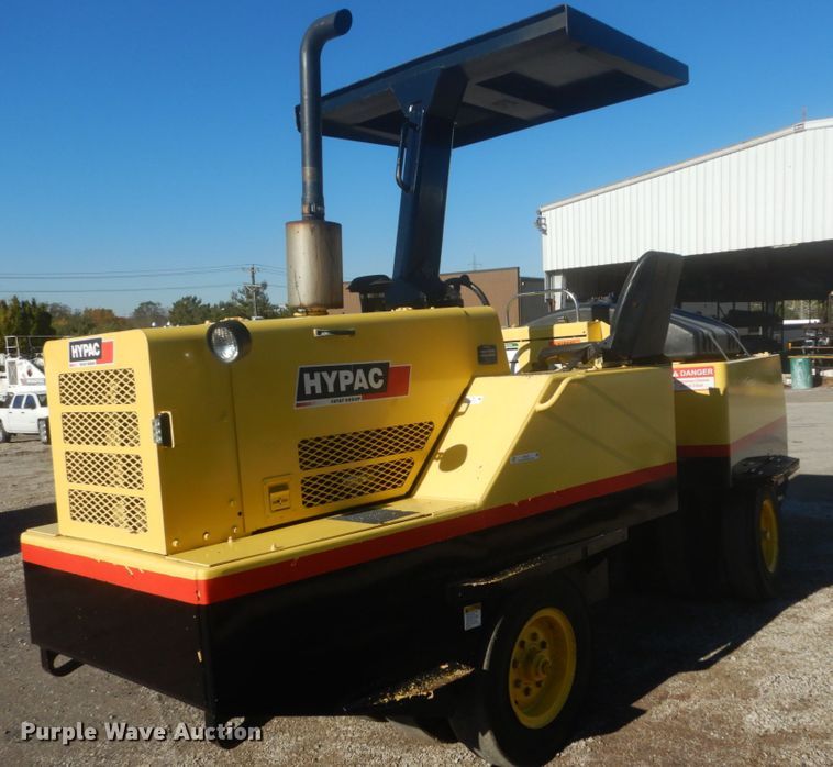 image for item IV9512 2007 Hypac C530AH  pneumatic roller