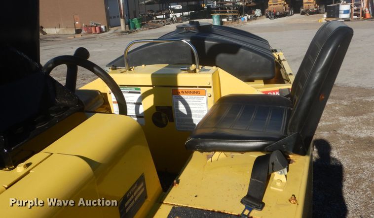 image for item IV9512 2007 Hypac C530AH  pneumatic roller