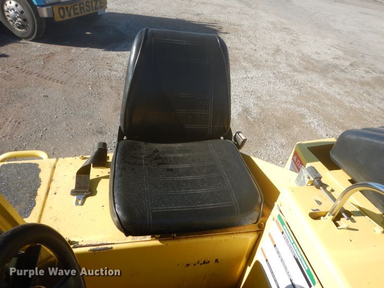 image for item IV9512 2007 Hypac C530AH  pneumatic roller