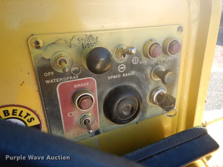 image for item IV9512 2007 Hypac C530AH  pneumatic roller