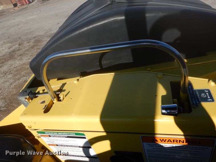 image for item IV9512 2007 Hypac C530AH  pneumatic roller