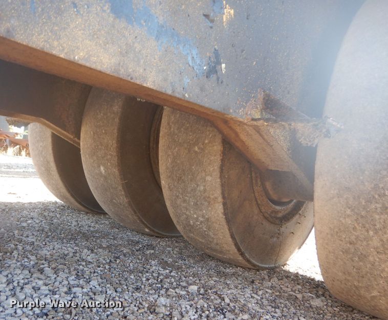 image for item IV9512 2007 Hypac C530AH  pneumatic roller