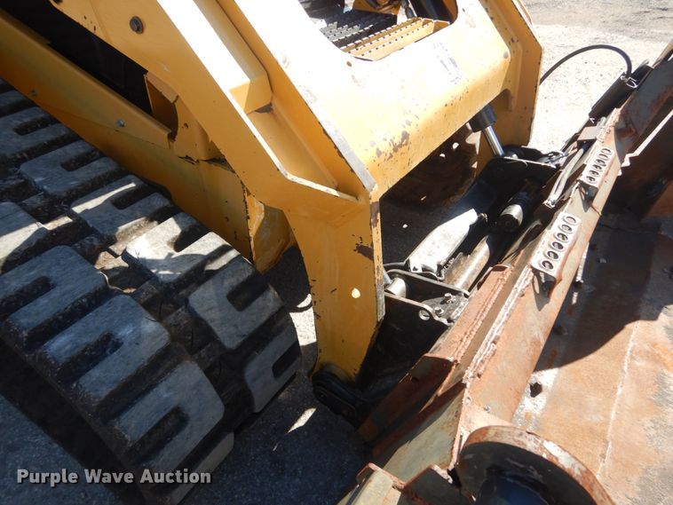 image for item IV9515 2016 Caterpillar 289D  tracked skid steer loader