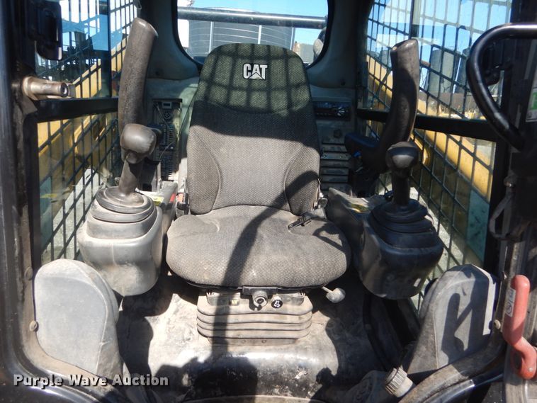 image for item IV9515 2016 Caterpillar 289D  tracked skid steer loader
