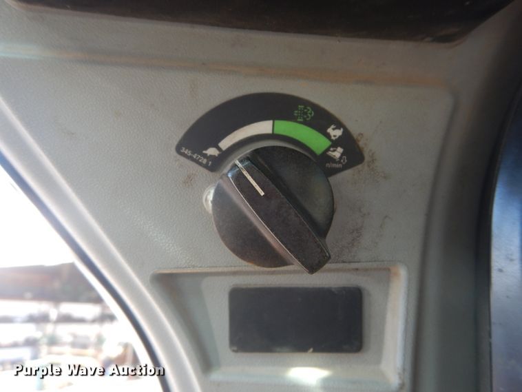 image for item IV9515 2016 Caterpillar 289D  tracked skid steer loader