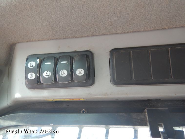 image for item IV9515 2016 Caterpillar 289D  tracked skid steer loader