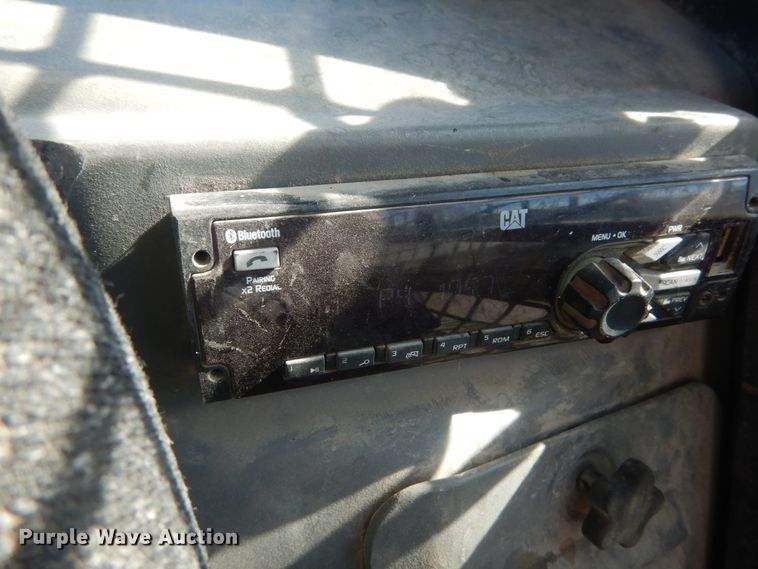 image for item IV9515 2016 Caterpillar 289D  tracked skid steer loader