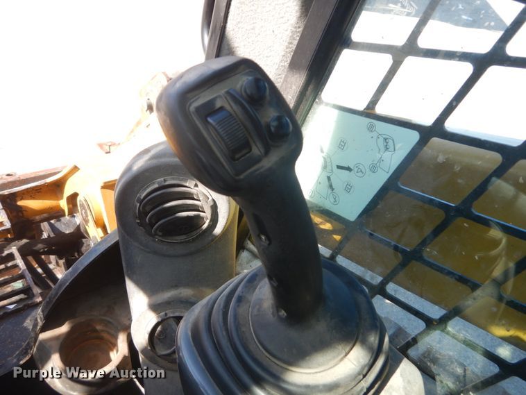 image for item IV9515 2016 Caterpillar 289D  tracked skid steer loader