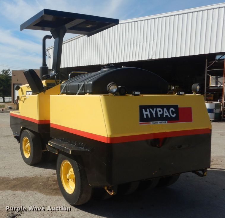 image for item IV9516 2007 Hypac C530AH  pneumatic roller