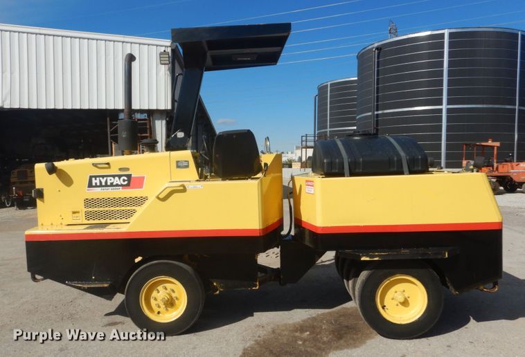 image for item IV9516 2007 Hypac C530AH  pneumatic roller