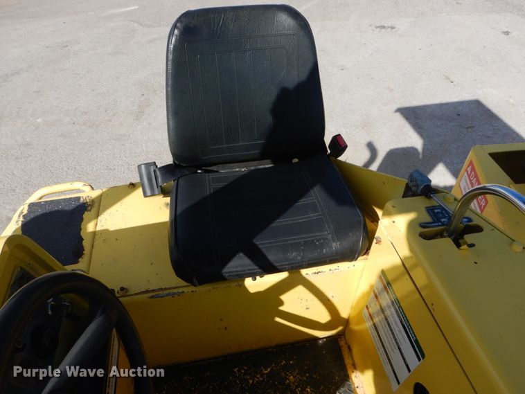 image for item IV9516 2007 Hypac C530AH  pneumatic roller