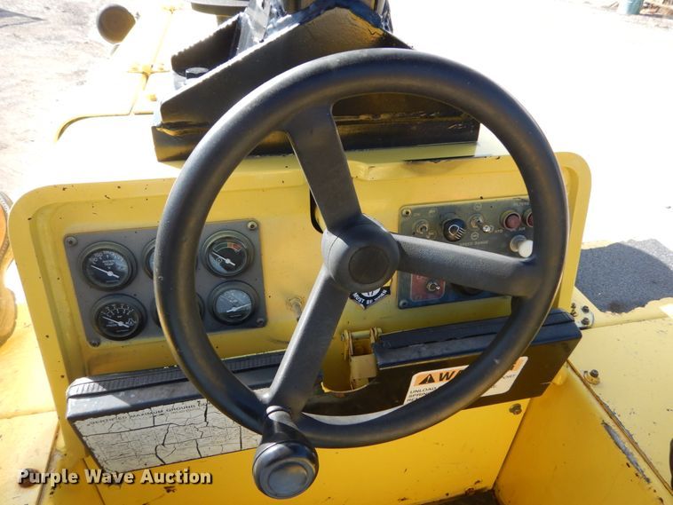 image for item IV9516 2007 Hypac C530AH  pneumatic roller