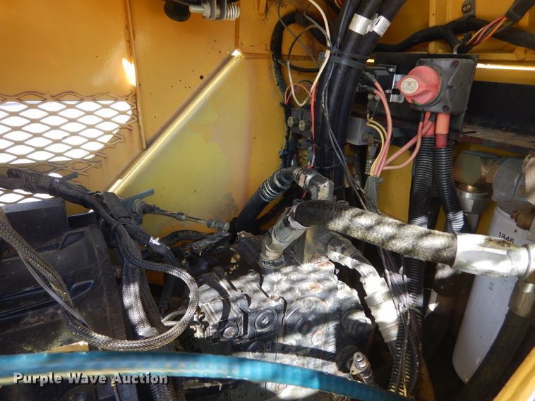 image for item IV9516 2007 Hypac C530AH  pneumatic roller