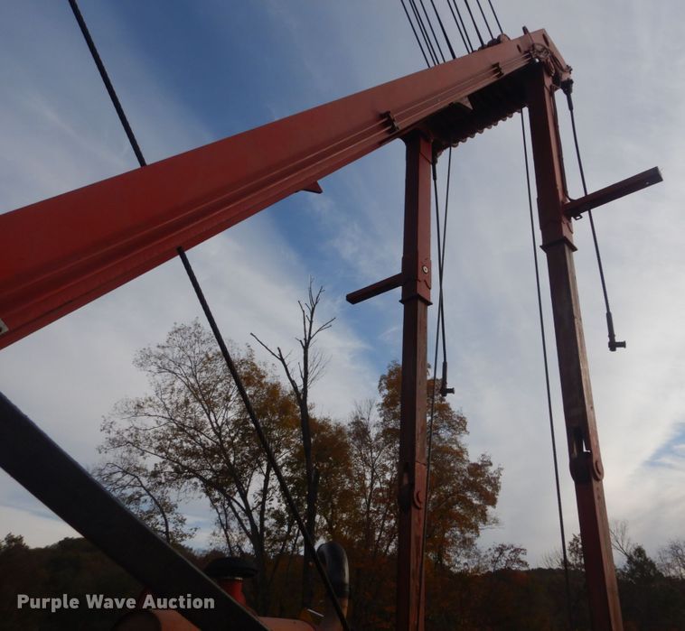 image for item IV9523 1992 Manitowoc M65W  crane