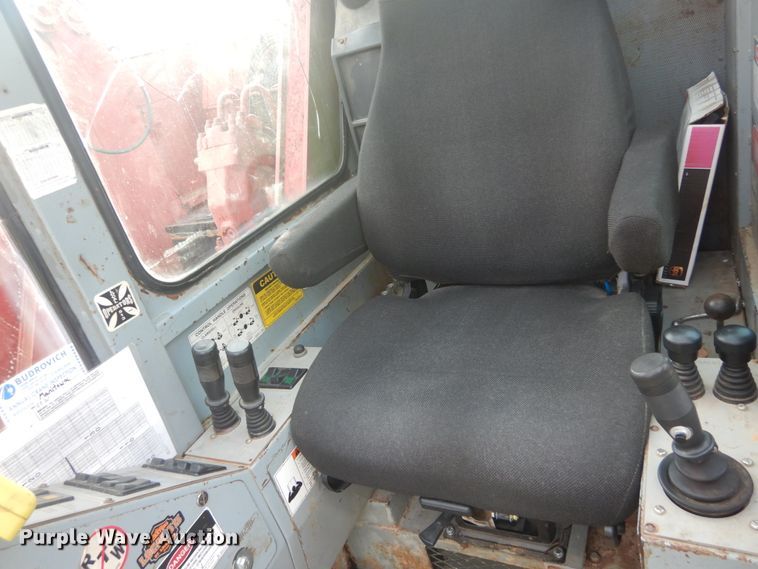 image for item IV9523 1992 Manitowoc M65W  crane