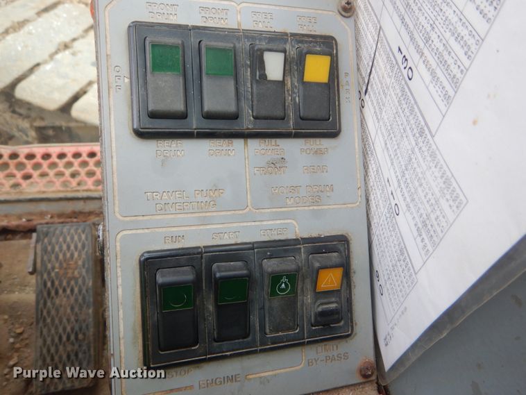 image for item IV9523 1992 Manitowoc M65W  crane