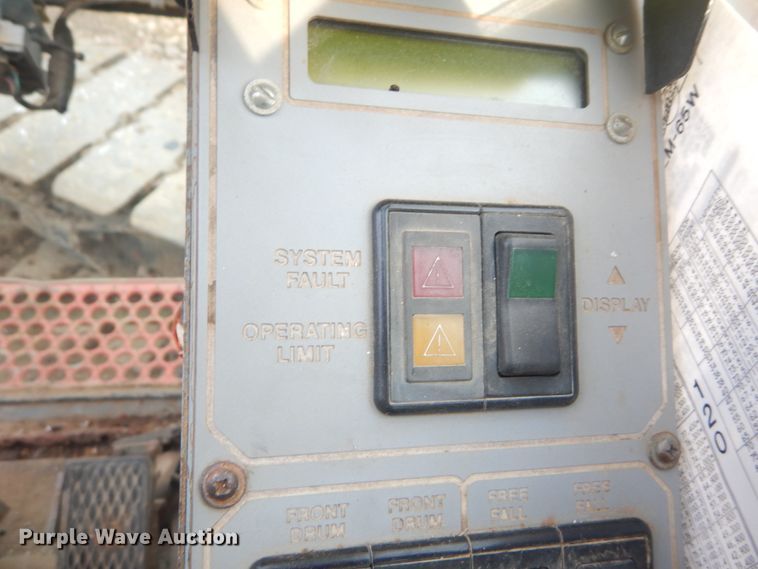 image for item IV9523 1992 Manitowoc M65W  crane